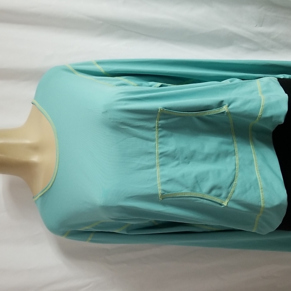 ATHLETA LS ATHLETIC TOP SIZE 1 X IN MINT GREEN W/ KANGAROO  FRONT POCKET